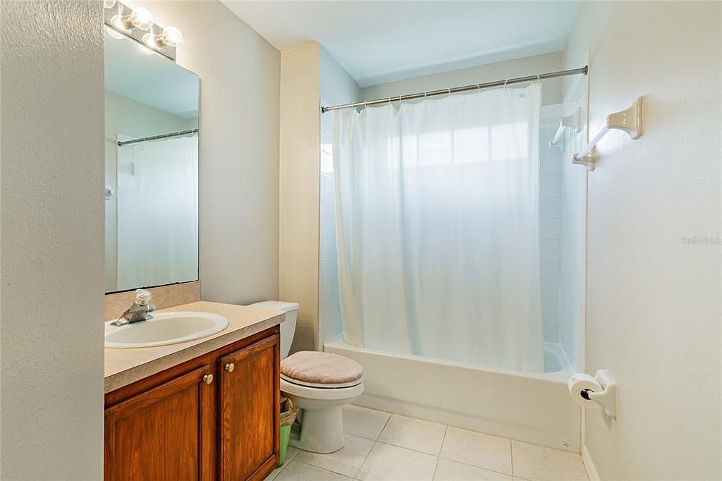 2nd bedroom bathroom