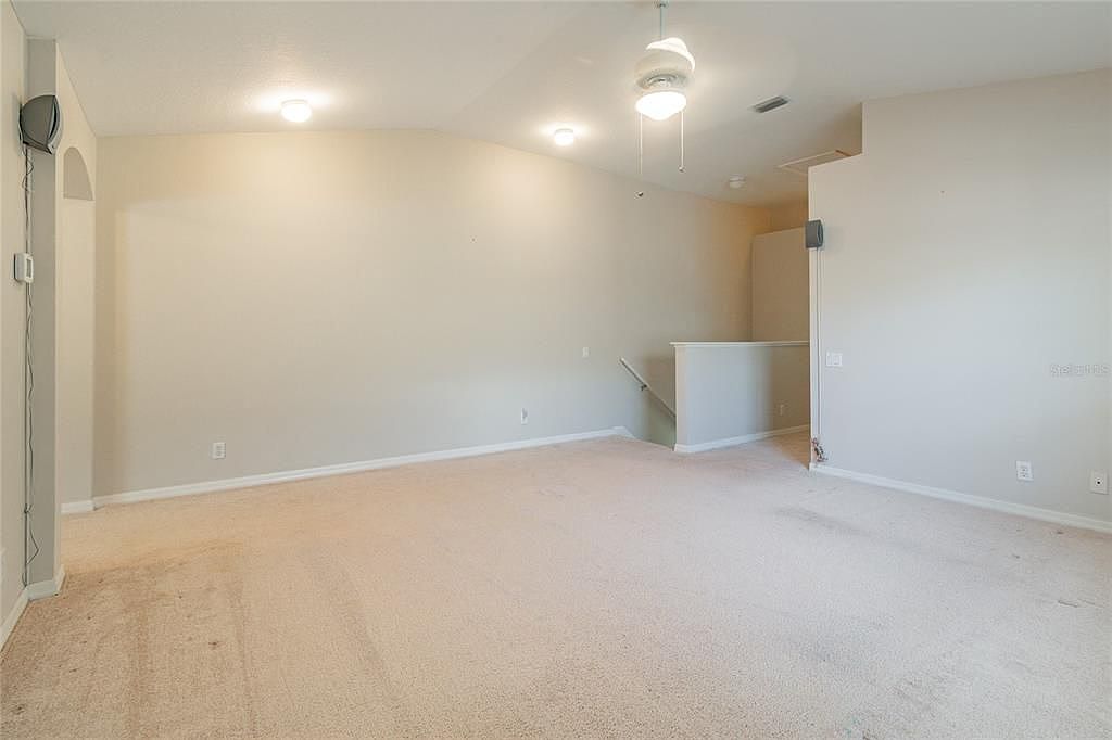 2nd floor living room (2)