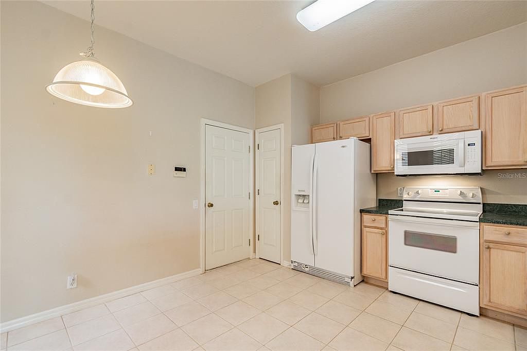 Kitchen (1)